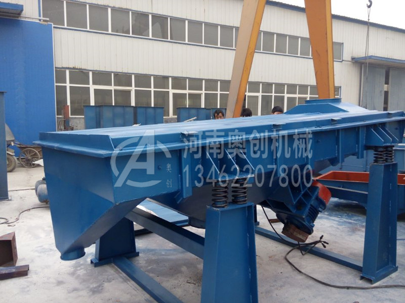 石灰粉分級(jí)專(zhuān)用直線(xiàn)振動(dòng)篩選機(jī)投料不均勻會(huì)造成哪些后果嗎？